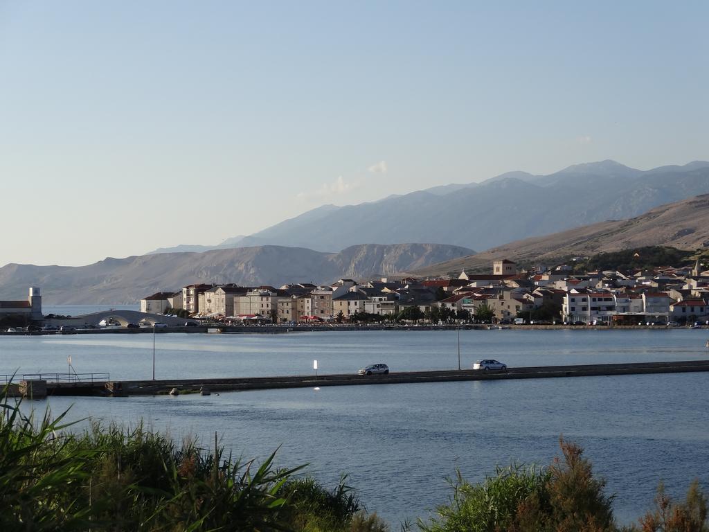 Apartments Boki Pag Town Oda fotoğraf